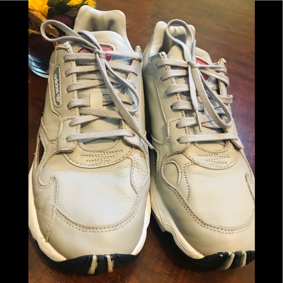 ✨ADIDAS Original Falcon Sneaker - Picture 2 of 7